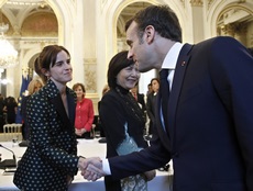 Эмма Уотсон встретилась с президентом Франции Макроном и его женой
